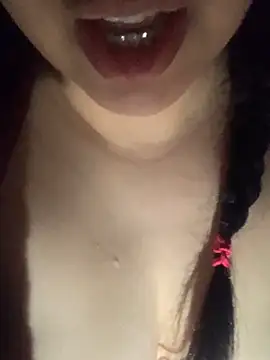 Sara782f's Webcam Show