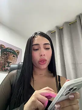isabella_jade élő XXX-chatje