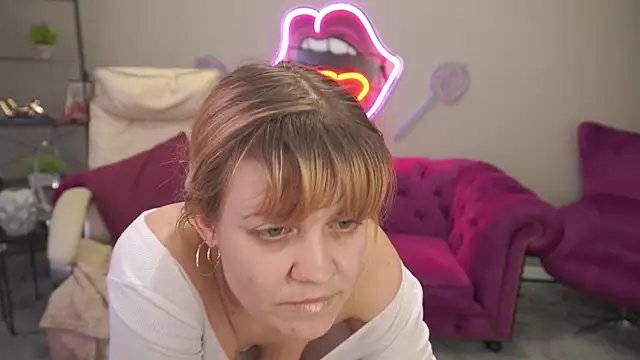 BellaLaPetit – Naživo XXX chat