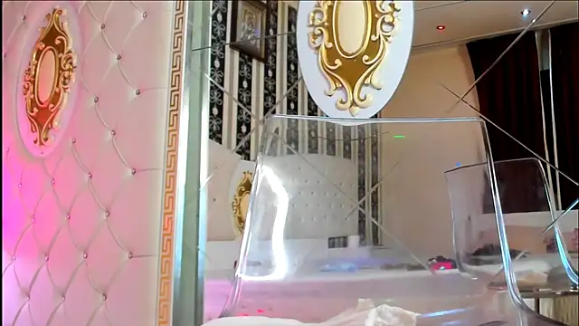 Aidasina: απευθείας συνομιλία ΧΧΧ