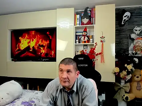 SpartacusDaddy48 网络视讯表演