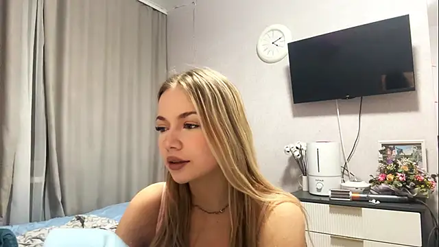 MilaSliger Chat XXX live