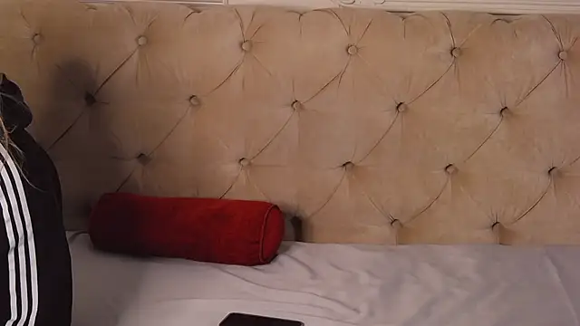 SarahLynz's Live XXX Chat