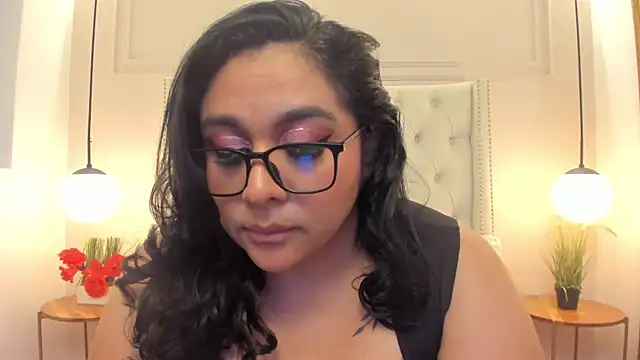 ViickyLee: διαδικτυακό σόου στην κάμερα