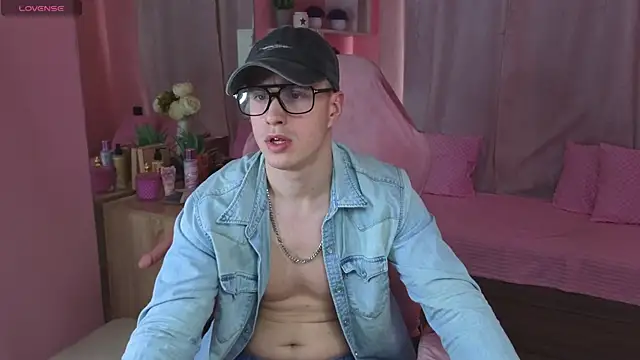 Kris_Braun Chat XXX live