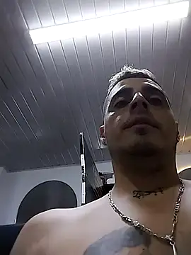 Yulians07's Live XXX Chat