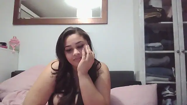 Luxeivy25 在線直播表演