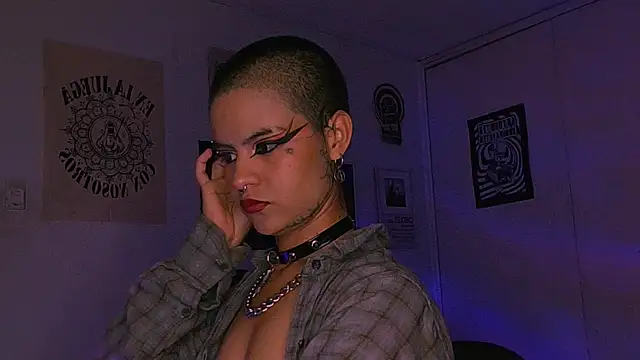XXX chat uživo modela alex_one888