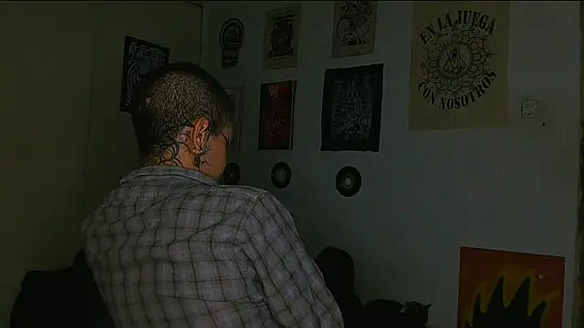 alex_one888 élő XXX-chatje