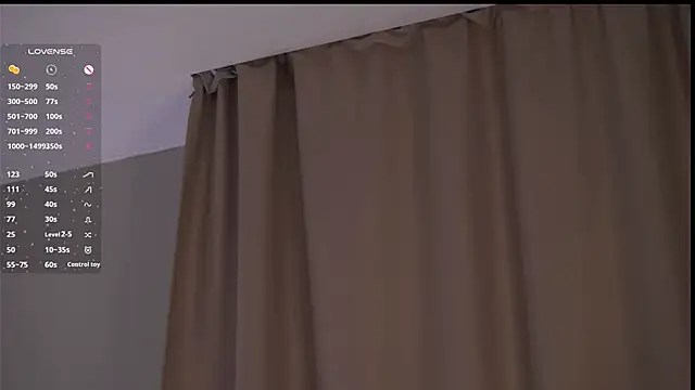 EffieHenri Adlı Modelin Canlı XXX Sohbeti