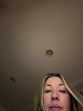 MiraKisss' Webcam Show