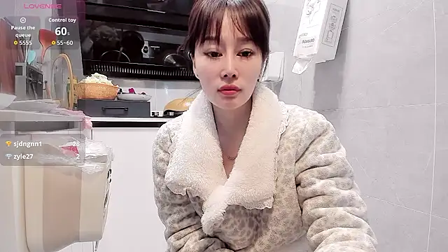 Vivian-6's Live XXX Chat