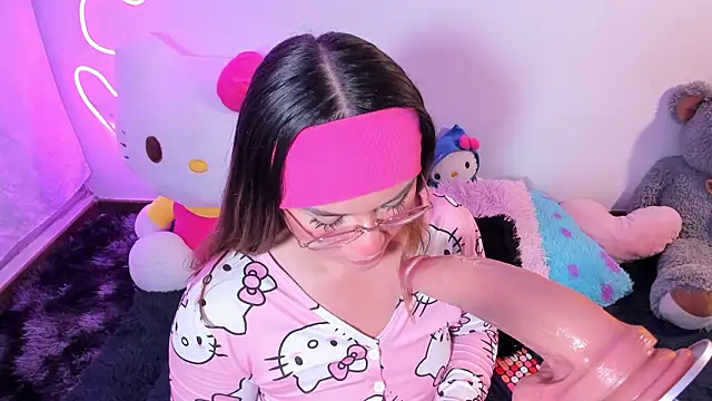 Chatroom XXX en direct de CassieBigass_