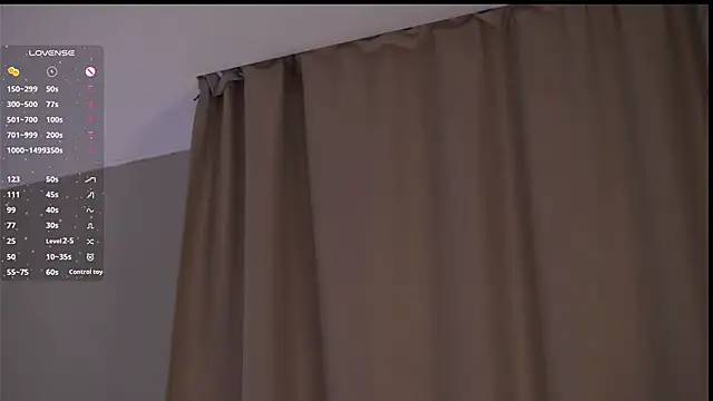 EffieHenri Live XXX Chat