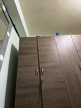 Andy12912 live XXX chat