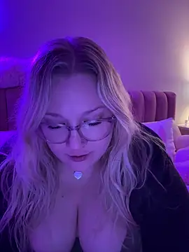 PiggyRose: απευθείας συνομιλία ΧΧΧ