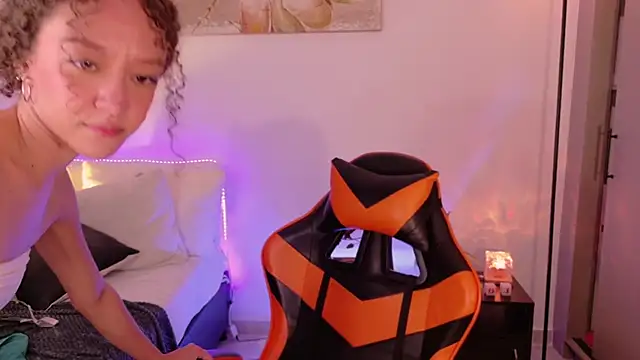 ChloeMoreti Live XXX-chat