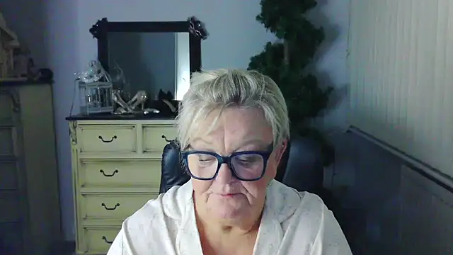 Chat +18 de BridgetBlueEyes ao vivo