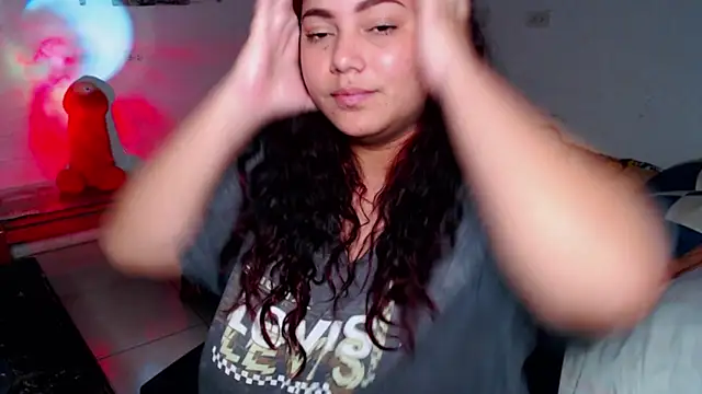 girl_milk2 Adlı Modelin Canlı XXX Sohbeti