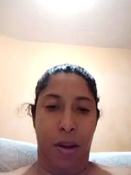 hotaniani Adlı Modelin Canlı XXX Sohbeti