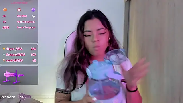 valy_shyness' Live XXX Chat