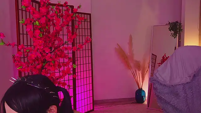 Dark_Diva Show in webcam