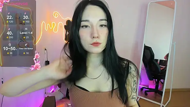 AliceeinWonderlanddd Chat XXX in diretta