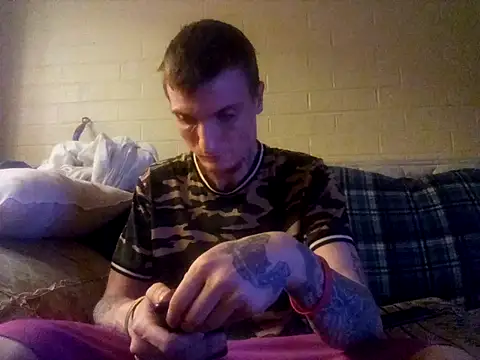 jizzyglizzy92 ওয়েবক্যাম শো