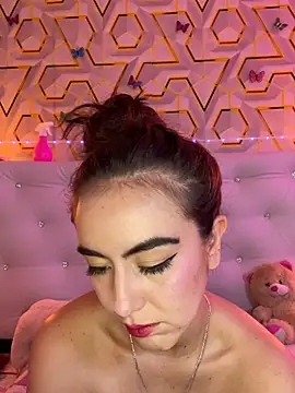 Živý XXX chat MelanyyJhonson15