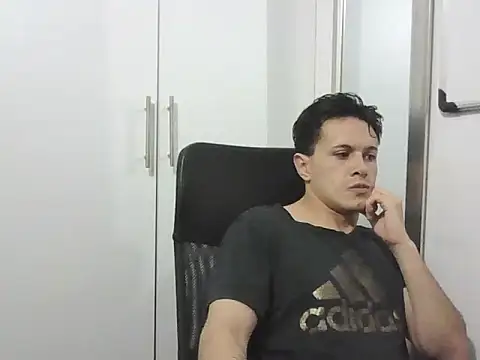 andy_hola_21 Adlı Modelin Web Kamerası Şovu