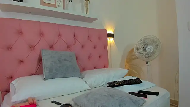 valeryn__rosse élő XXX-chatje