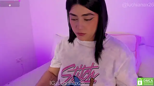 lucy26_ élő XXX-chatje