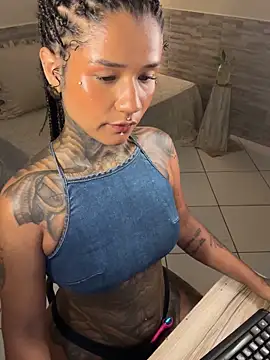 xbigpeach's Live XXX Chat