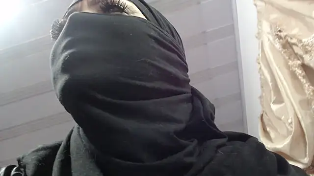 nadia__abaud: απευθείας συνομιλία ΧΧΧ