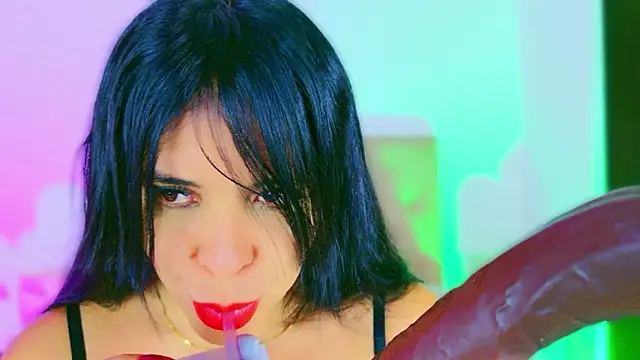 CharlootteEvansn Live XXX chat