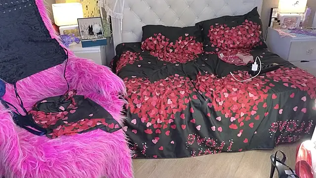 แชท XXX สดของ RoxalanaStar