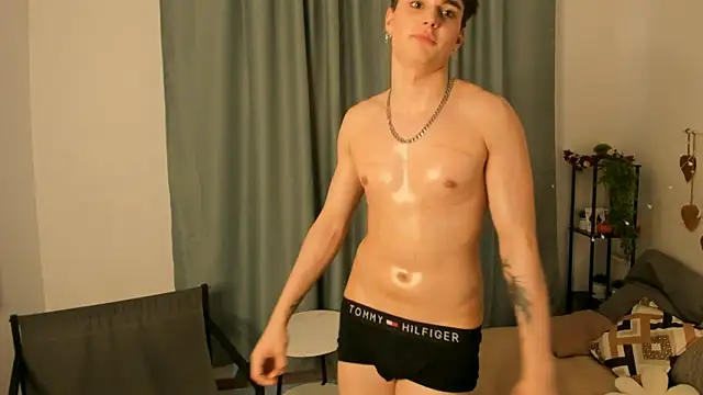 XXX chat uživo modela CipherMoth