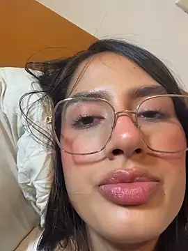 Julieta_Duque Adlı Modelin Canlı XXX Sohbeti