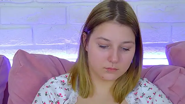 TinnaBurton Adlı Modelin Canlı XXX Sohbeti