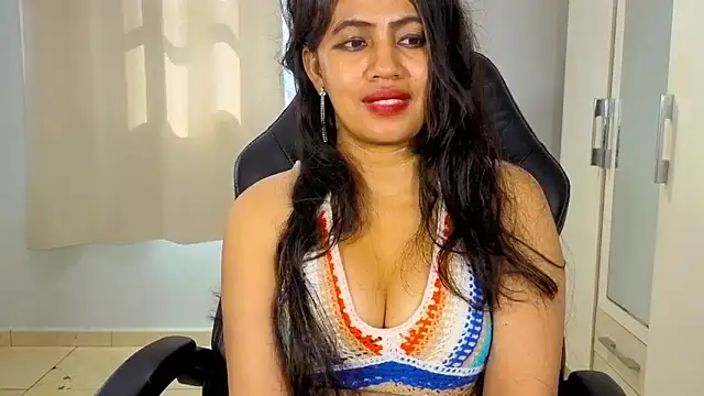 Chat +18 de FannyXhot ao vivo