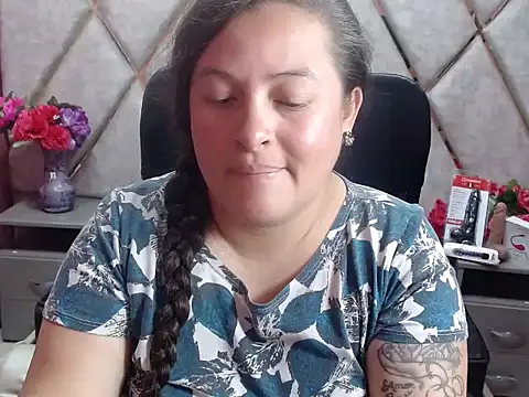 XXX chat uživo modela Sarah_Boobs_