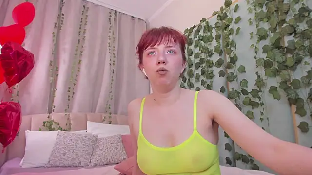 Love_is_Lola live XXX chat