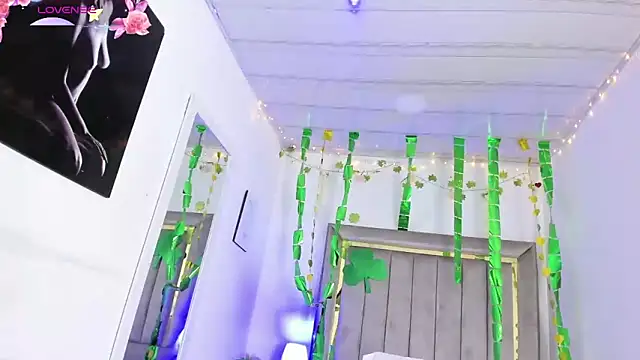 ScarlettVell Adlı Modelin Canlı XXX Sohbeti