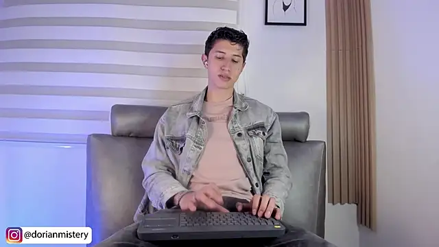 دردشة Dorianmistery2322_ الجنسية المباشرة