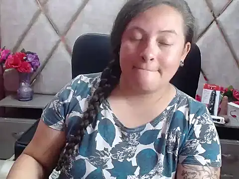 Sarah_Boobs_ élő XXX-chatje