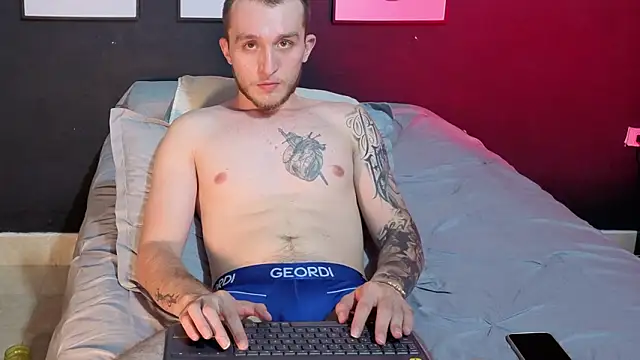 Dylanwhite23_'s Live XXX Chat