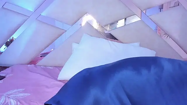 sophie_pariss Obrolan Langsung XXX