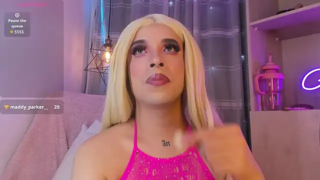 Nyx__BlackwoodのライブXXXチャット