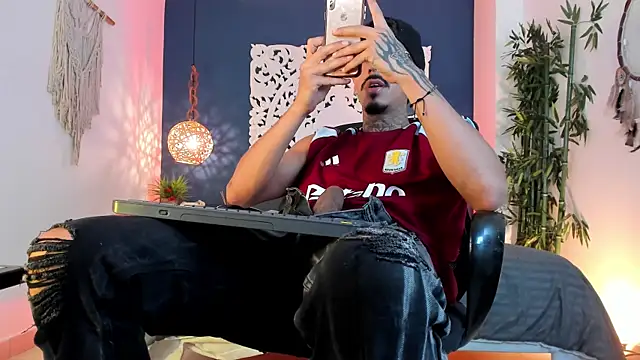 Donovan_Desmond's Live XXX Chat