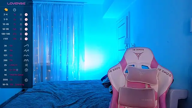 AnyaTaylor_ Chat XXX in diretta